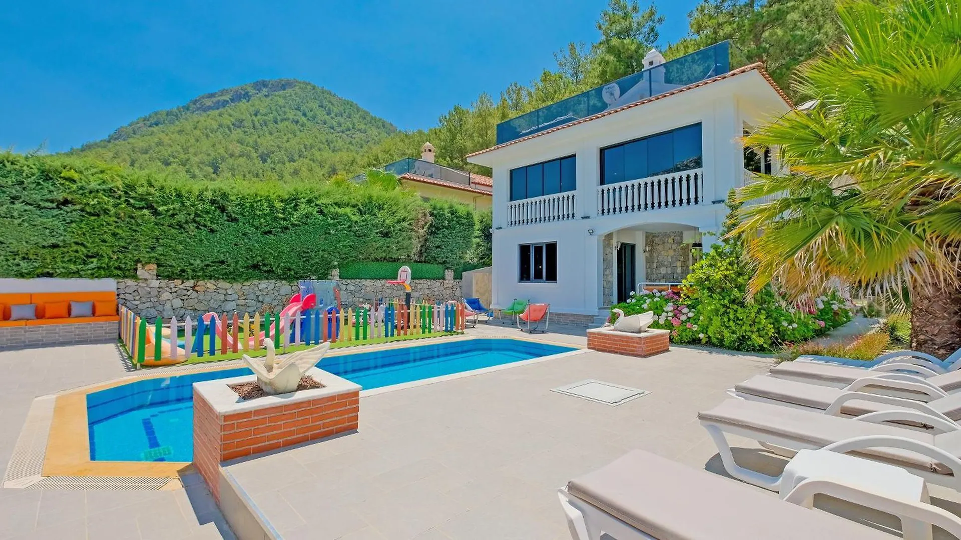 Villa Xclusive contacts